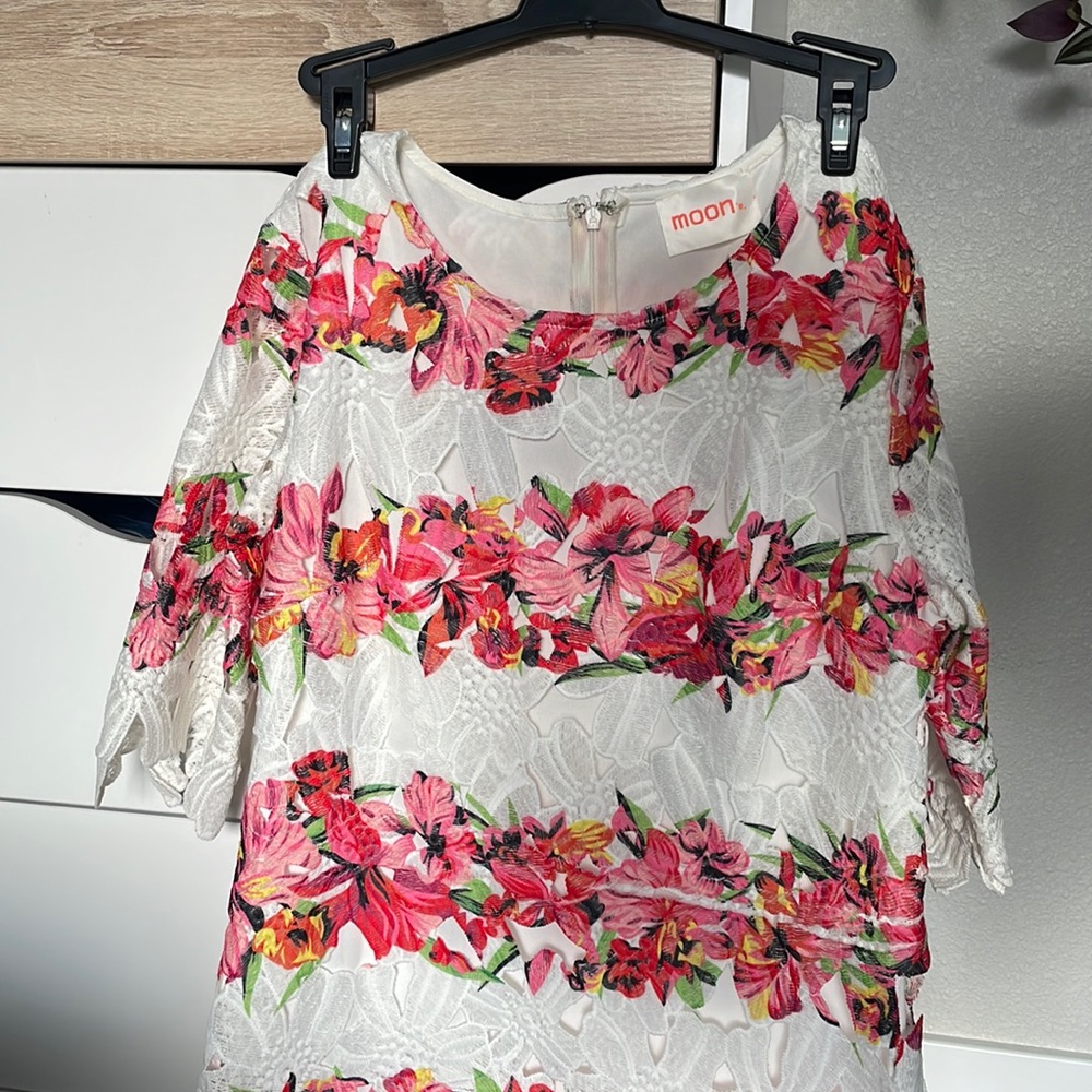 Lace & flowers dress